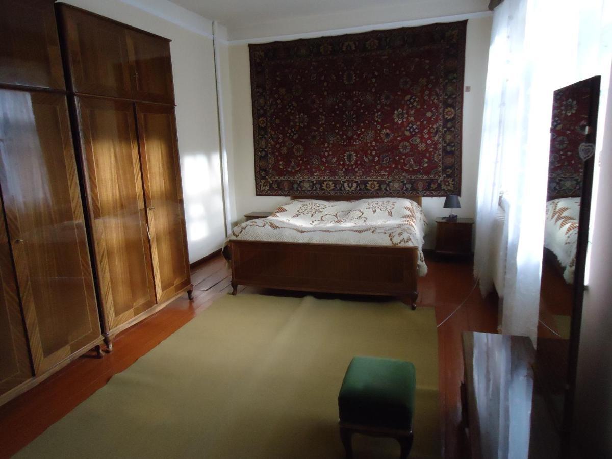 Maka`s Guest House Kazbegi Bagian luar foto